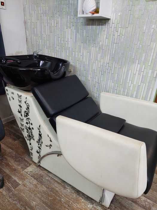 Фризьорска измивна колона