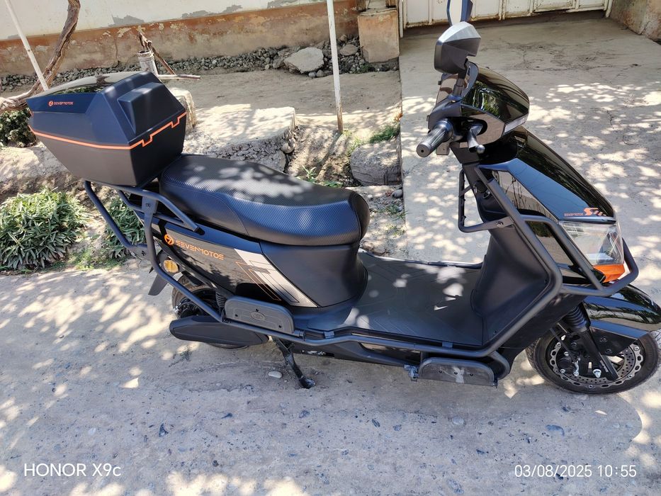 Skuter elektron yangi