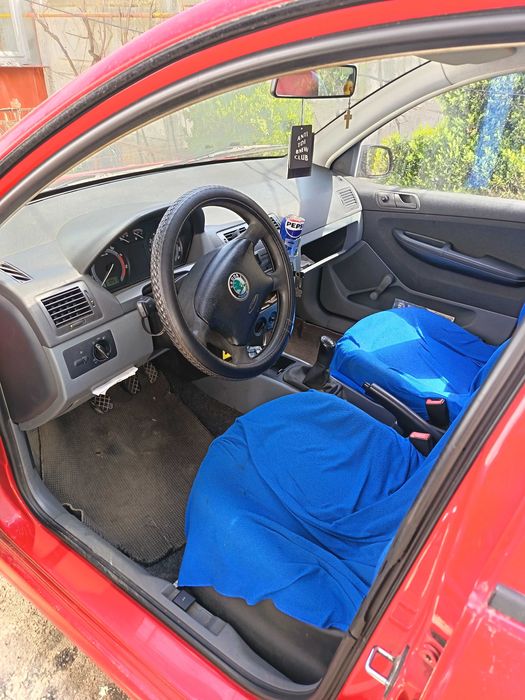 Vând Scoda Fabia