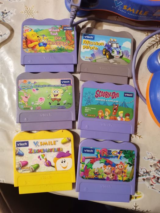 Consola de invatare prin joc pe televizor, Vtech V.Smile /TV + 6 diske