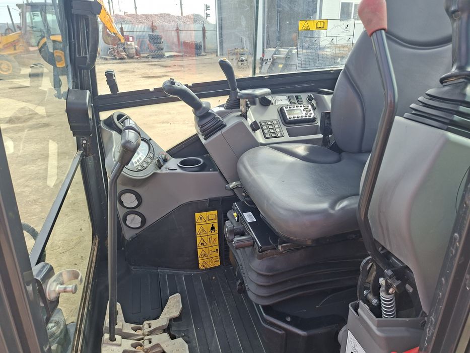 Vand miniexcavator bobcat E27z