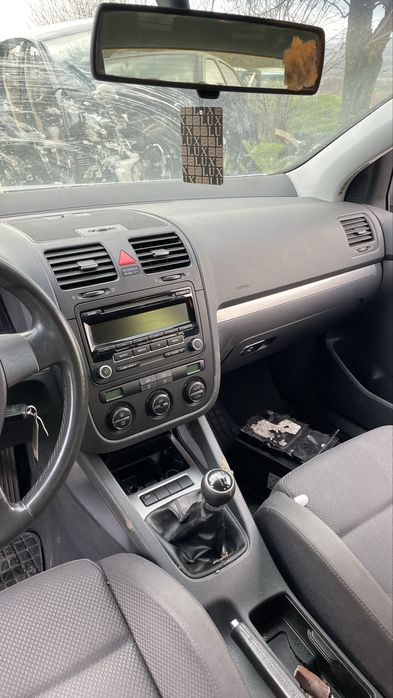 Vw Golf 5 1.6FSI на части!!!