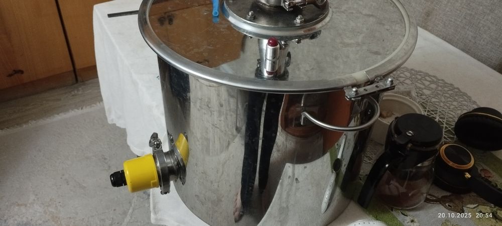 Дистиллятор в комплекте