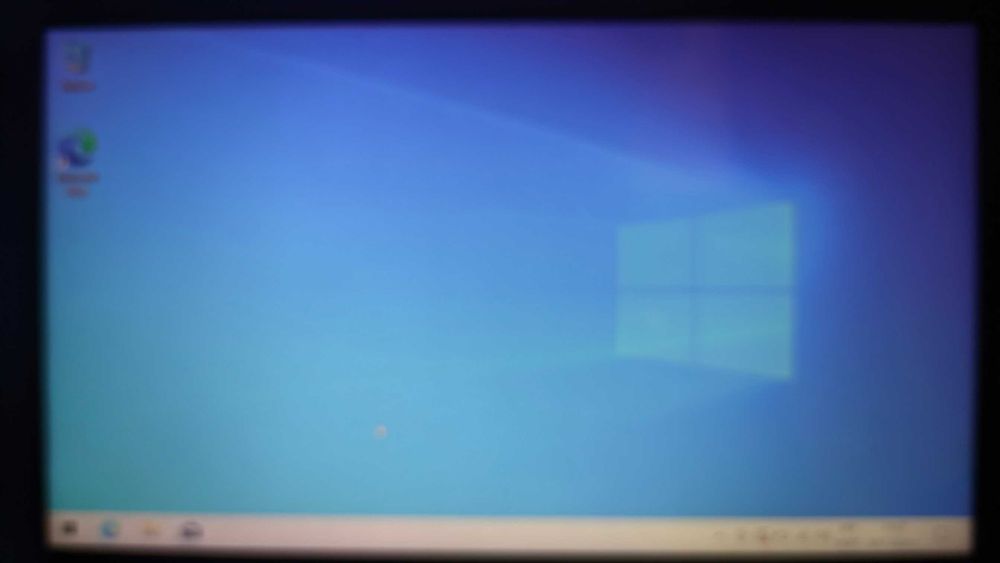 Лаптоп HP Notebook - 14-am018ng с оригинален Windows 10 като нов