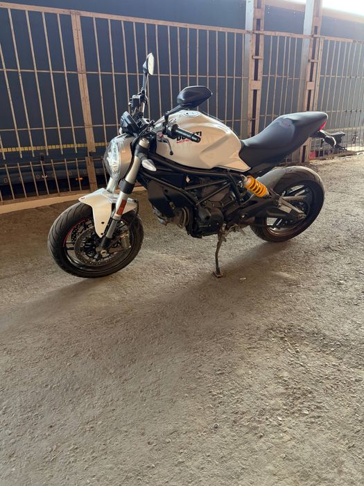Ducati monster 797
