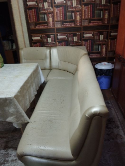 Мягкий кухонный уголок