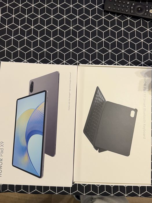 Tablet Honor X9 чисто нов