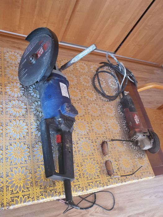 Болгарка большая качественная,в рабочем состоянии б/у