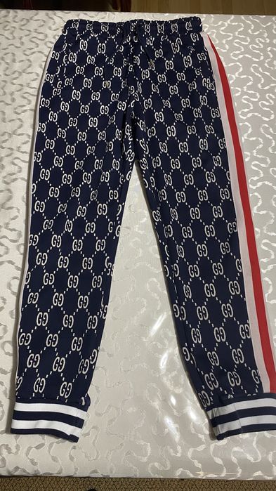 GUCCI стильный костюм