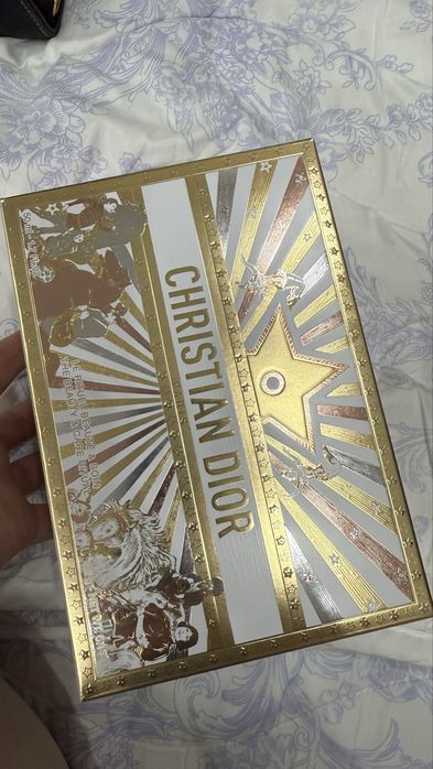 Косметичка диор (лимитированная версия)