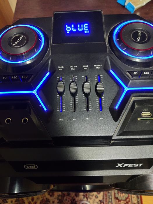 Vând boxă cu Bluetooth
