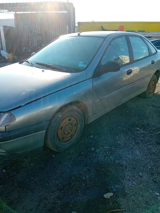 Renault Laguna 1.8 бензин 97 година