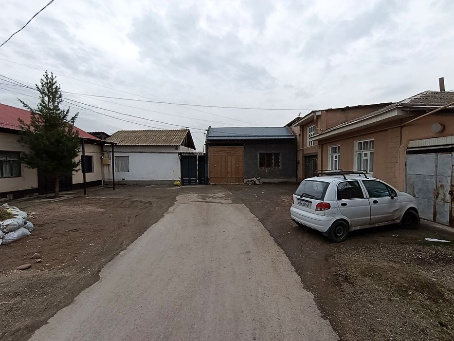 Yangi Uy sotiladi Nurafshon shahrida