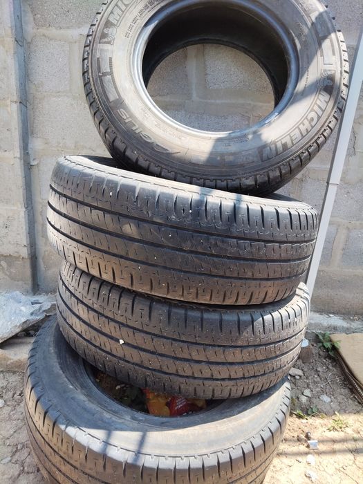 4 броя Michelin 225/70 R15 C