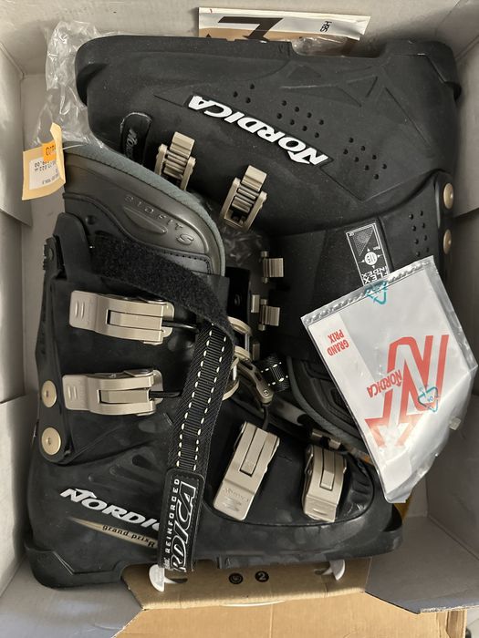 Vand clapari noi, diverse marimi, maxim marimea 39 EU