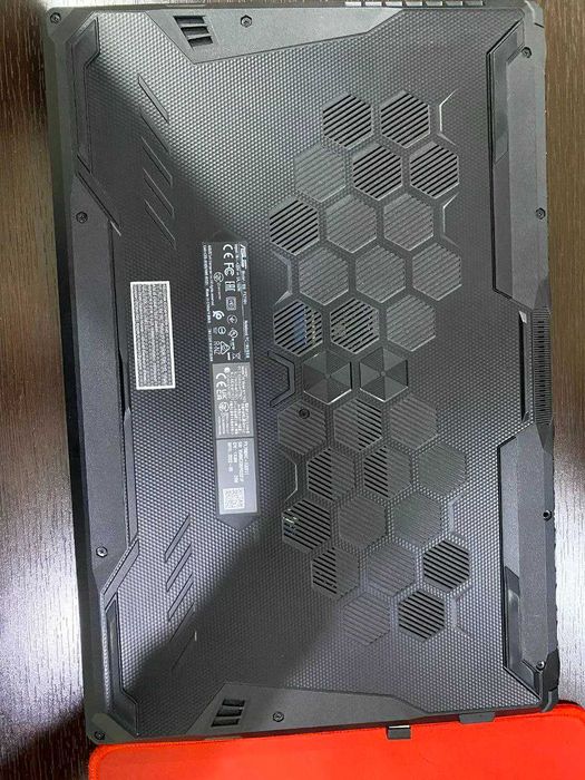 noutbuk sotiladi zur narxda