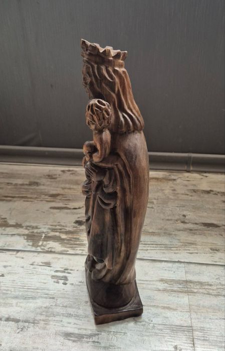 Стара дървена статуетка - дърворезба