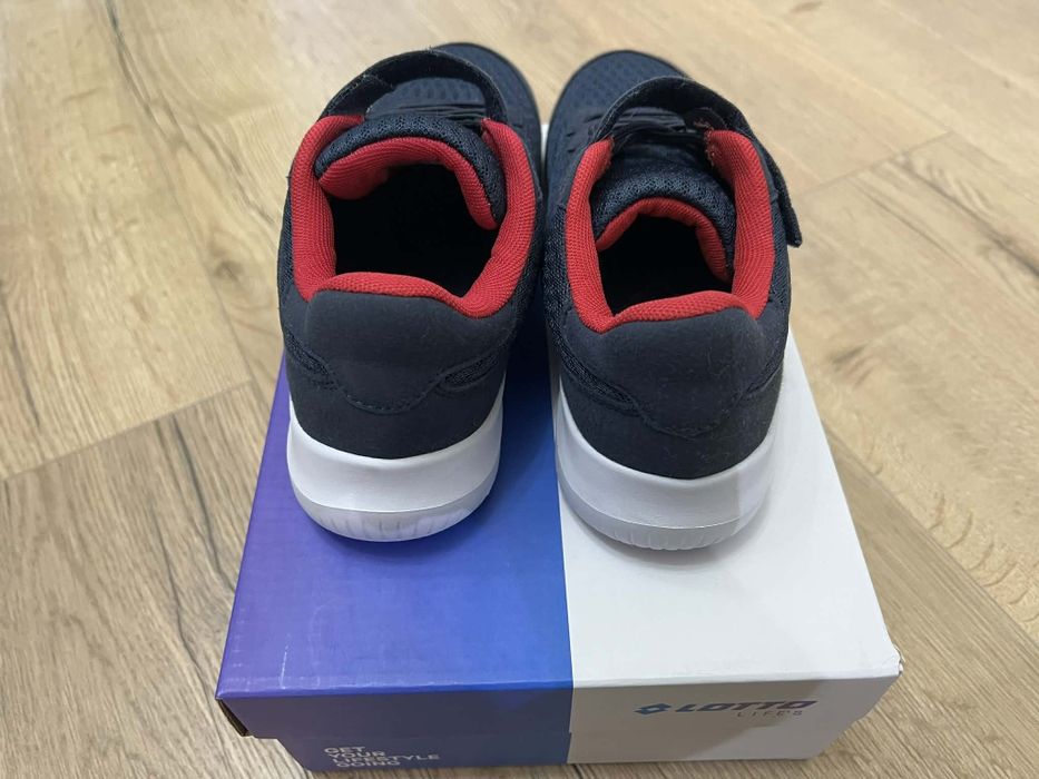 Маратонки Lotto Relate