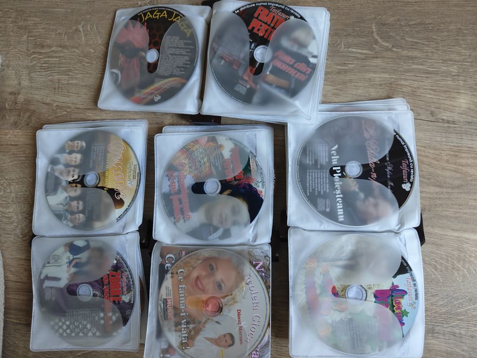 Cutie CD muzică Rom.  anii '90-2000 și 2 AIO