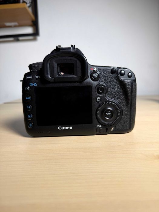 Aparat foto Canon 5D Mark III - aproape nou