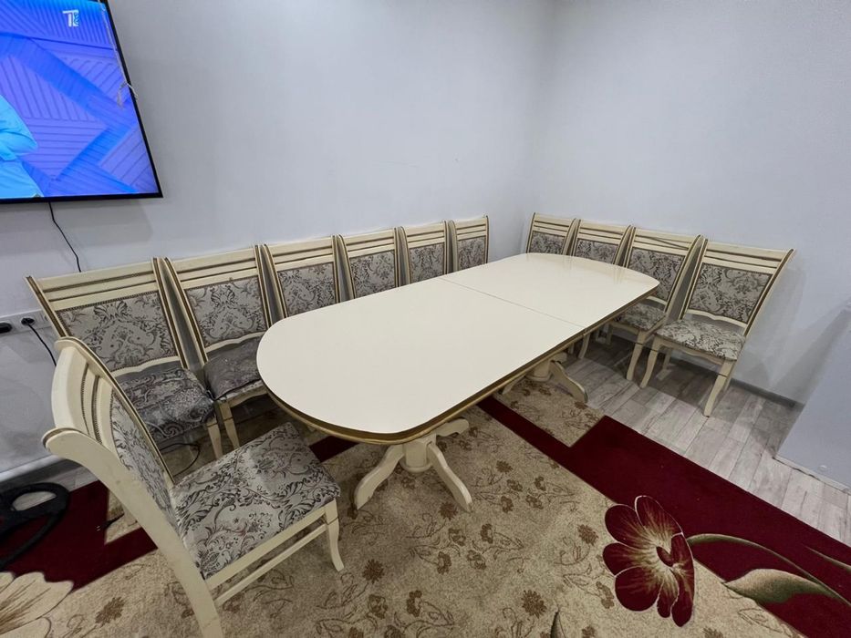 Продам стол и стулья