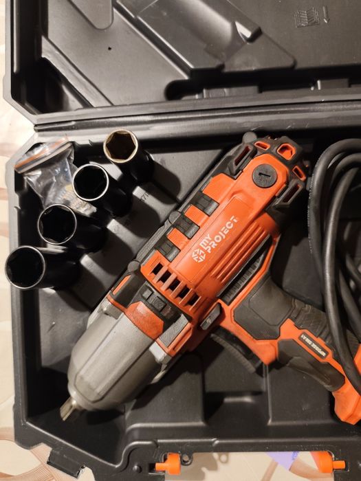 Продавам гайковерт My project