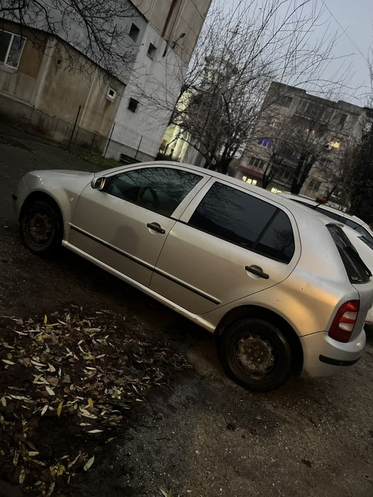 Vând mașina Skoda Fabia