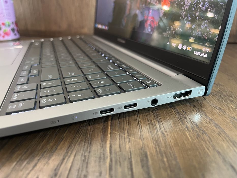 Asus Zenbook 15 3K 120hz OLED 32gb