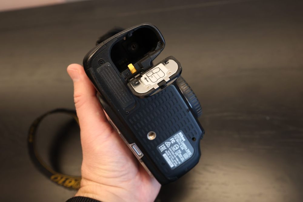 Nikon D610 – перфектно състояние, пълен комплект