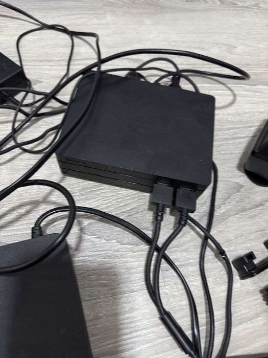 Продам приставку Sony PS4