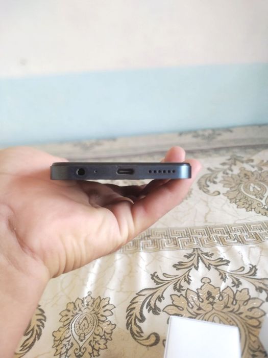 ZTE BLADE V50 DESIGN    Srochna sotiladi!!!