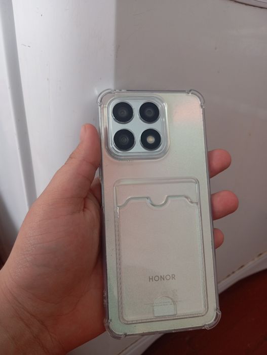 Продается смартфон honor x8a 128/6-GB телефон