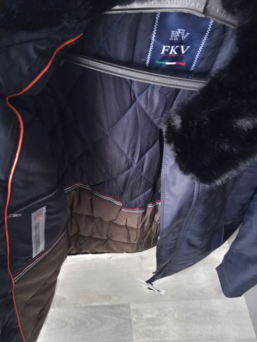 Продам зимний куртку