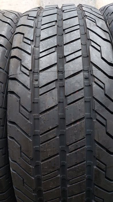 Нови гуми за Бус 215 65 16 C Continental ContiVanContact 4 броя