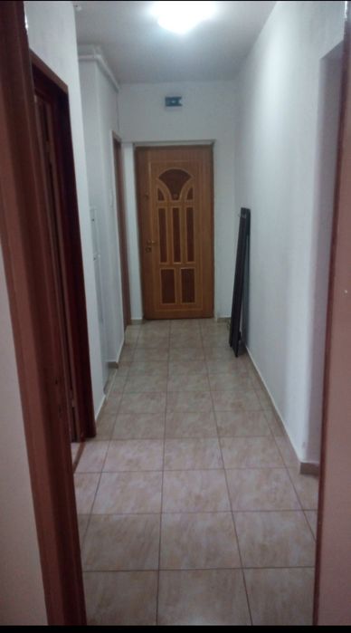 Închiriez apartament 2 camere ,decomandat,ultracentral, lângă Primărie