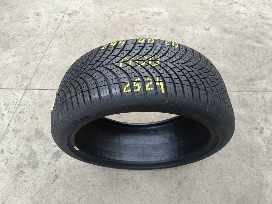 O anvelopa noua 245 40 20 goodyear vector 4 season dot 2524