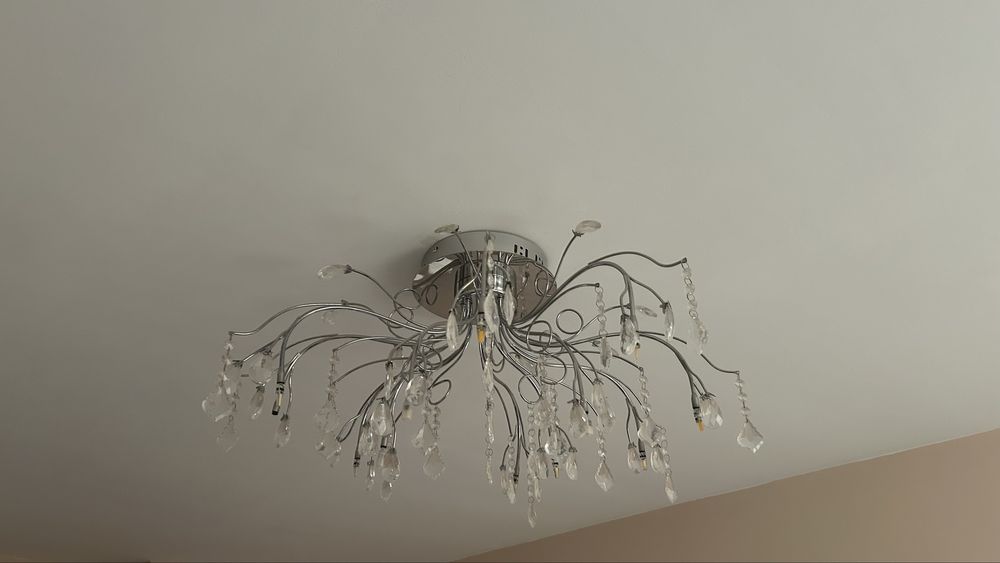 Продавам полилей