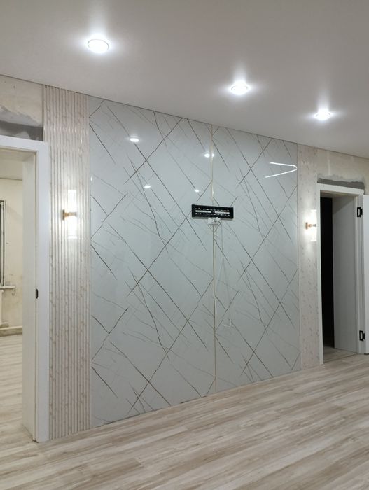 Поклейка обоев .