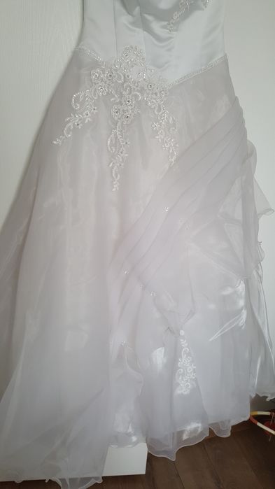 Vand rochie de mireasa