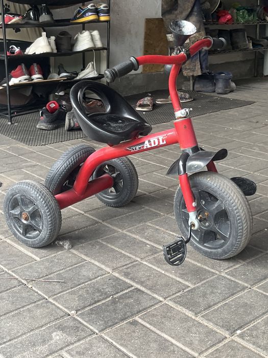 Трехколесный велосипед