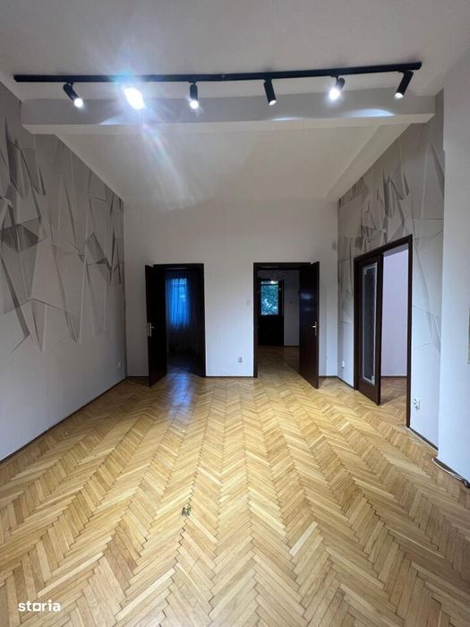 Apartament 4 camere de închiriat în vilă – Primăverii