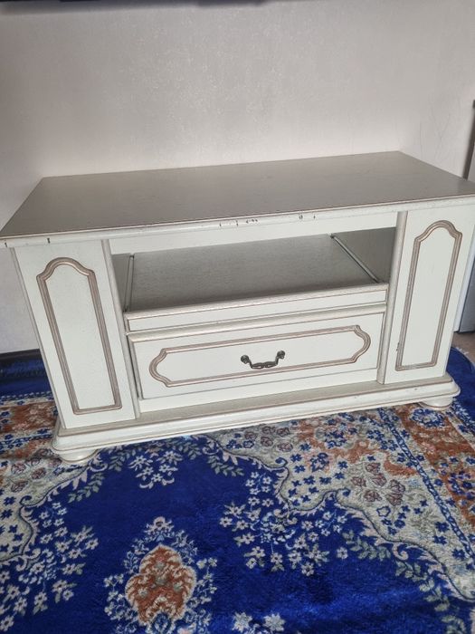 Тумба под телевизор