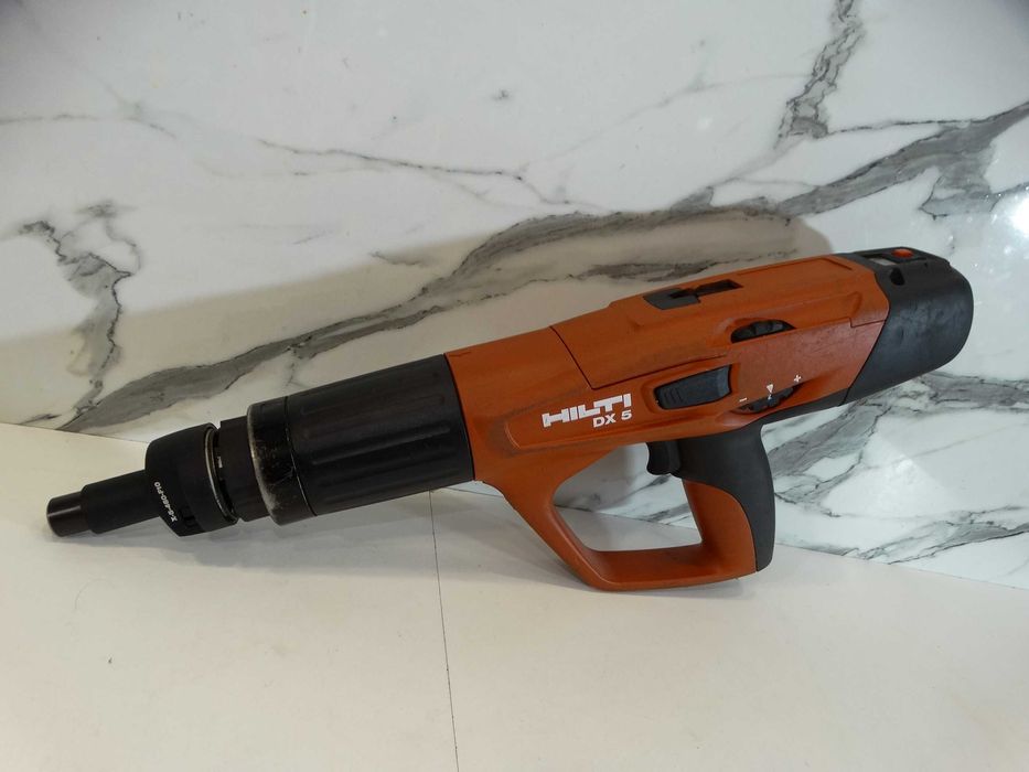 Hilti DX 5 - F10 - Уред за директен монтаж на шпилки