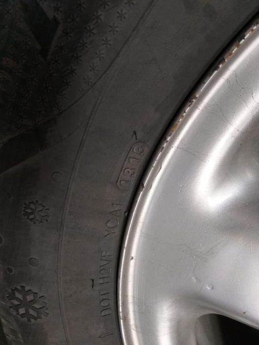 Шины с дисками..