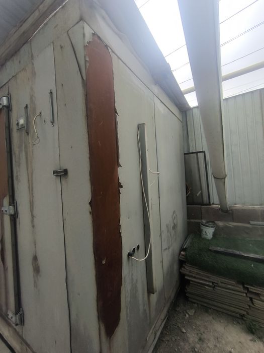 Холодильник не рабочи.