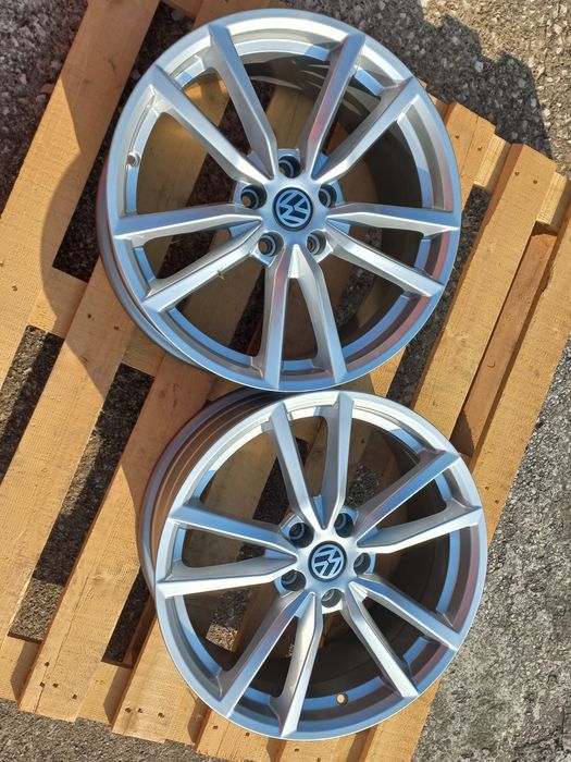 18"Vw Poteria 5x112 Silver 8j et45 Golf Passat Tiguan Jetta Touran Чисто Нови.
Poteria Piano Black.