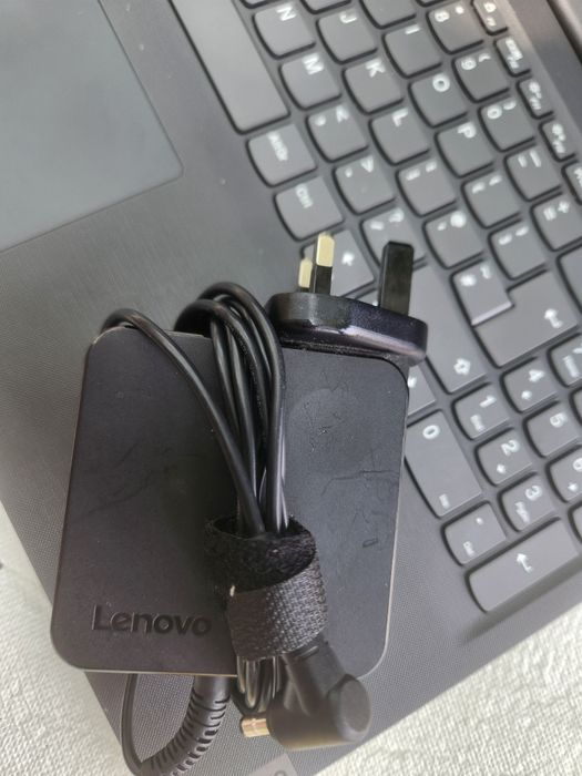 Laptop Lenovo V15-ADA | 15.6" | AMD Athlon, 4GB RAM, SSD 128GB | Stare Foarte Bună