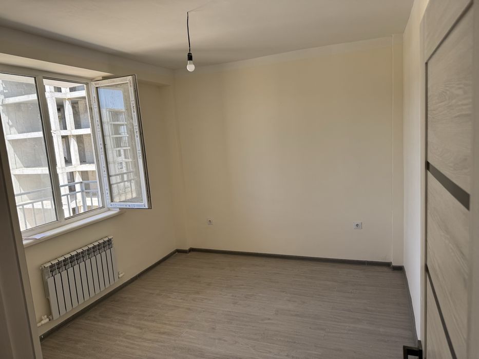 Гулистон янги бозор олдида 2 хонали уй сотилади кридити бор.283млн