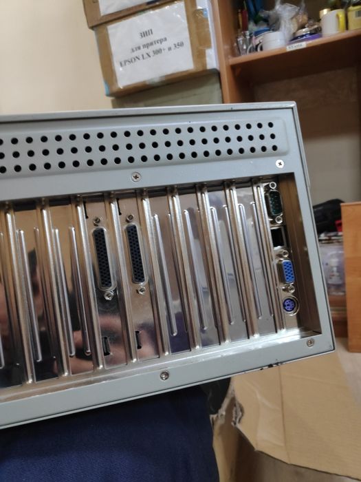 Промышленный компьютер IROBO-2000