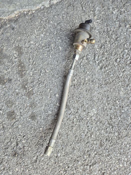 Регулатор налягане на гориво Ауди 80 Б4 Б3 90 100 клапан инжекцион